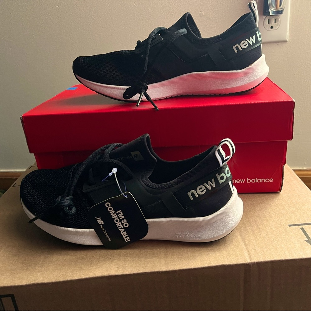 New and unused new balance sneakers. Comfortable for running or work.